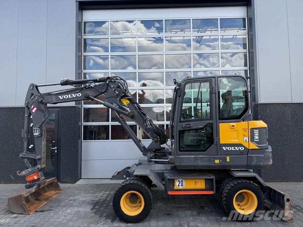 Volvo EW60E | A/C Mini excavators  7t - 12t