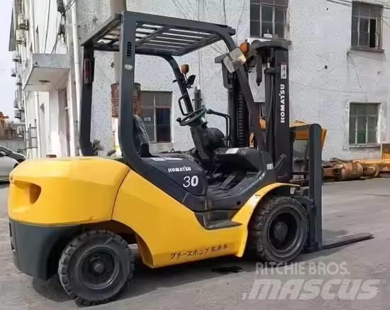 Komatsu 30 Diesel Forklifts