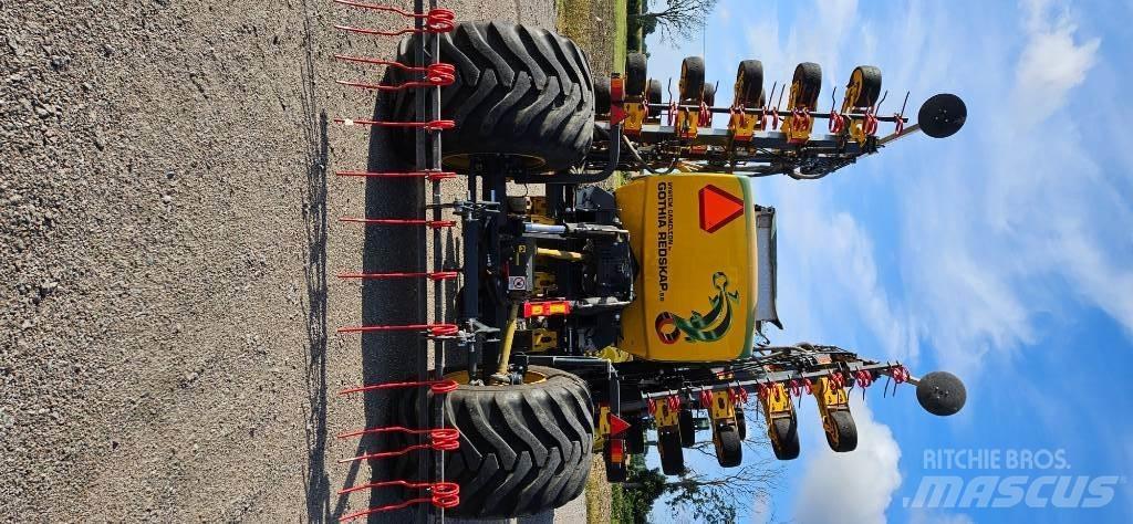 Cameleon 8 meter Farm Drills