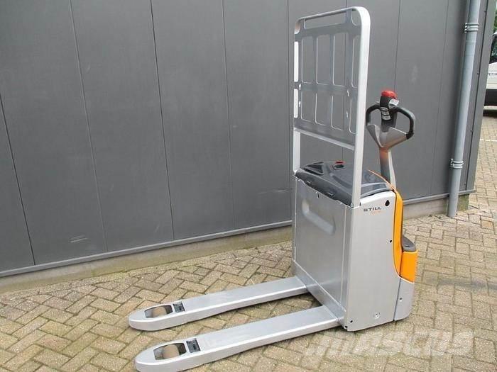 Still EXU 16 Low lifter