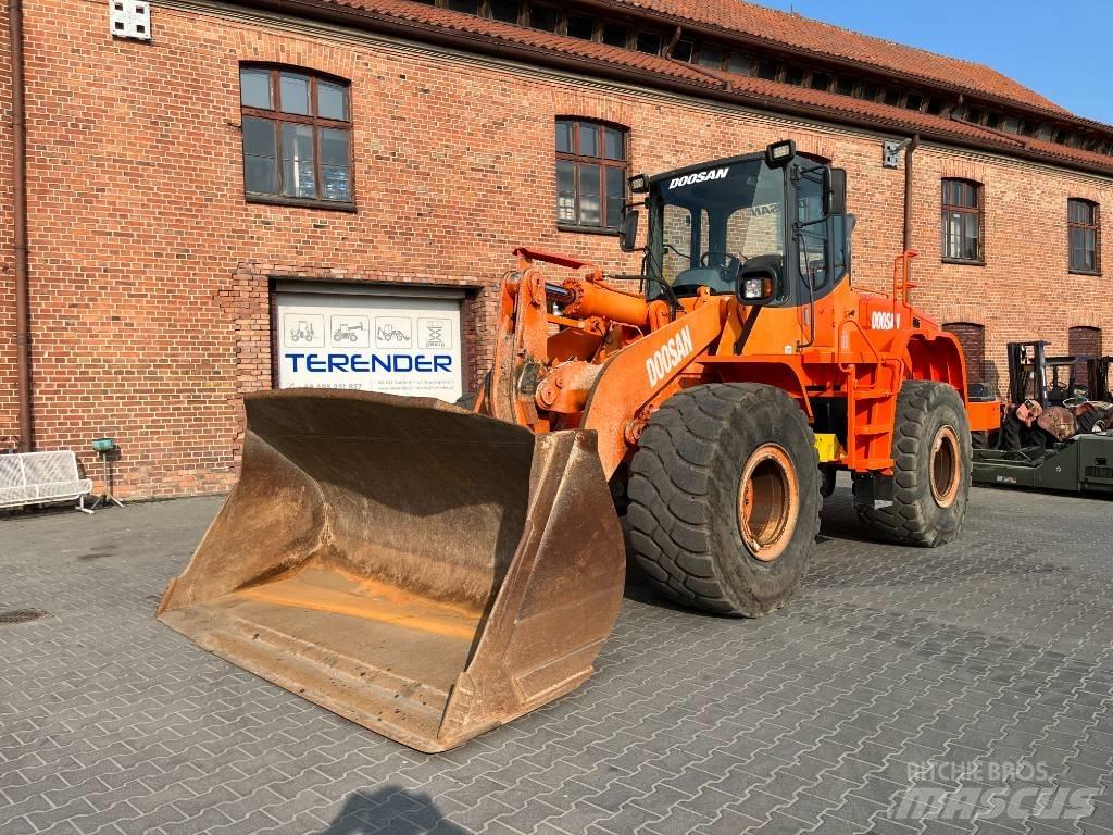 Doosan DL 300 Wheel Loaders