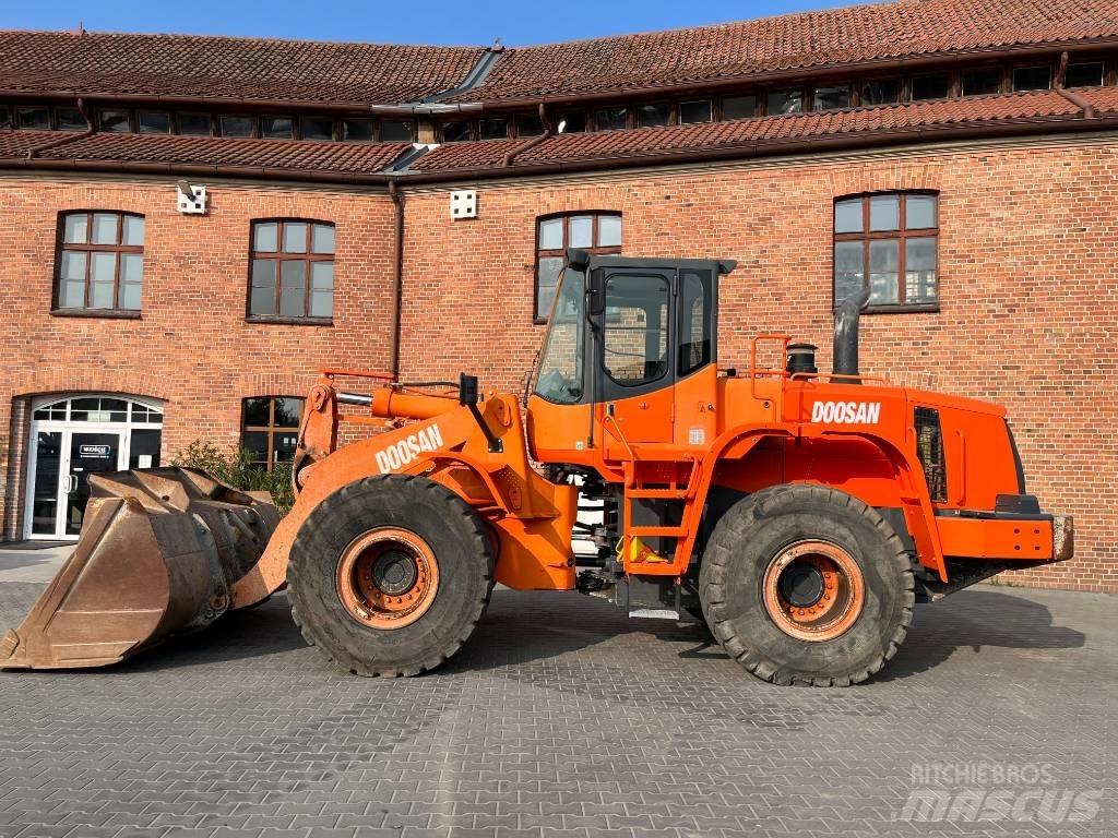 Doosan DL 300 Wheel Loaders