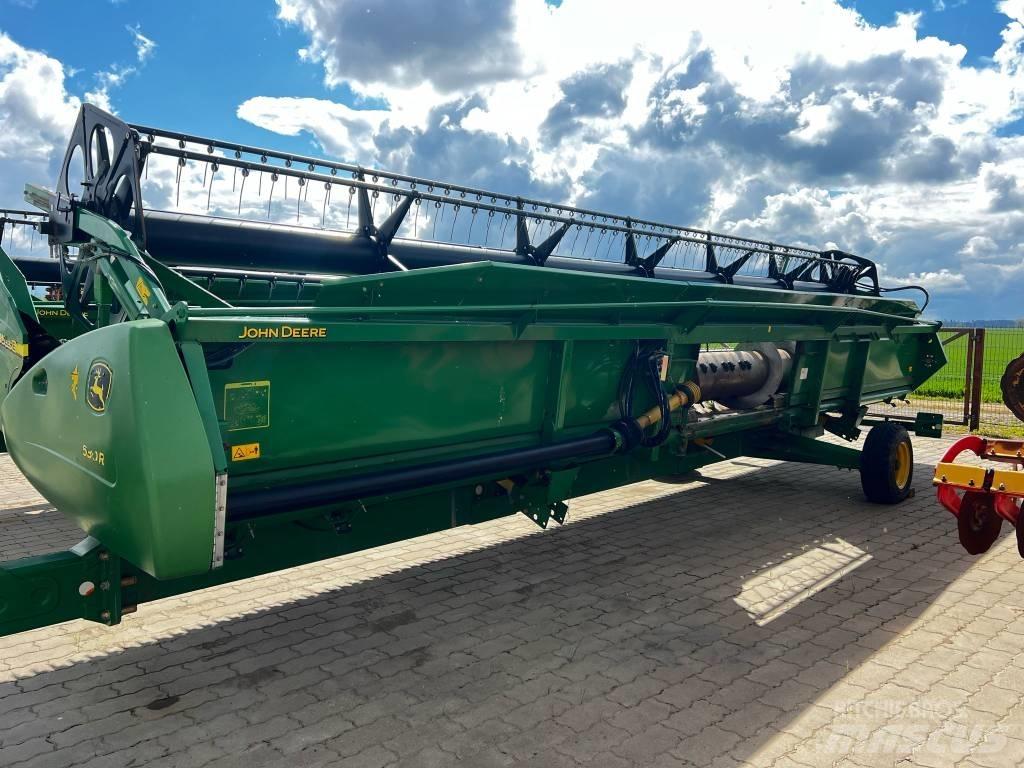 John Deere 630 R Harvester Headers