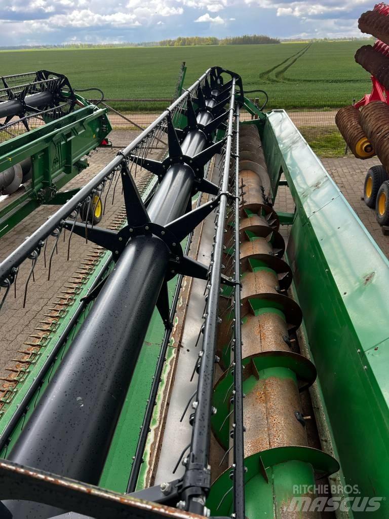 John Deere 630 R Harvester Headers