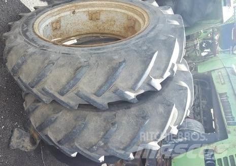  Pneus 12.4-28 Tires, wheels and rims