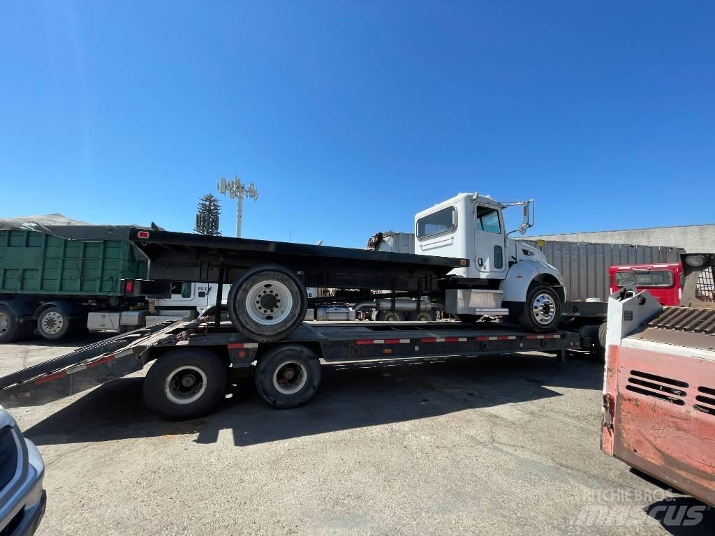 Peterbilt 337 Conventional Trucks / Tractor Trucks