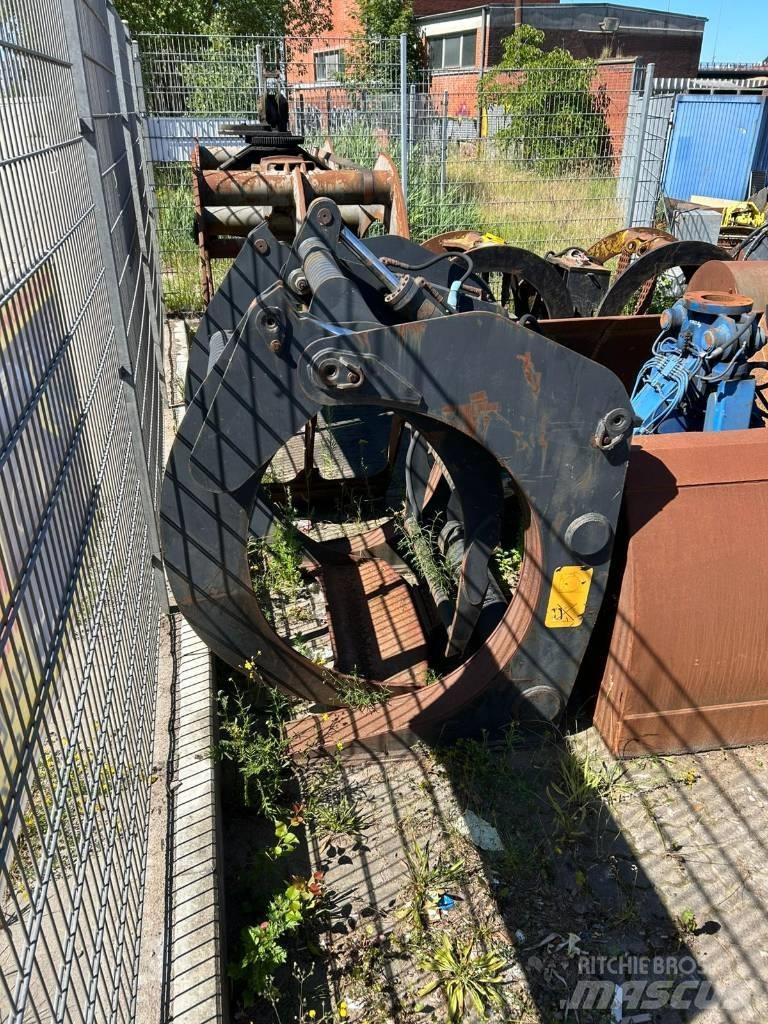 Volvo BM Holzgreifer Waste / Industry Handlers