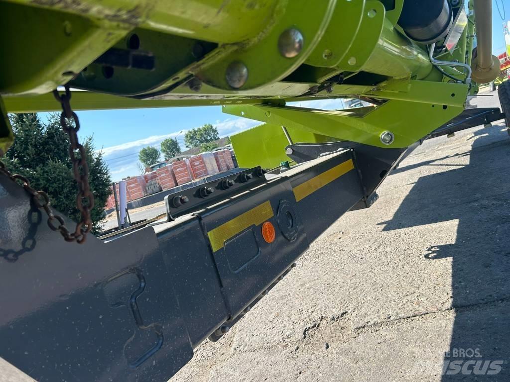 CLAAS Vario 1080 Combine Harvesters