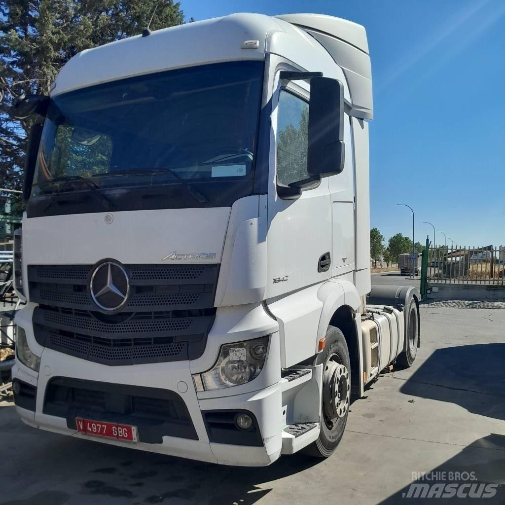 Mercedes-Benz 1842 Conventional Trucks / Tractor Trucks