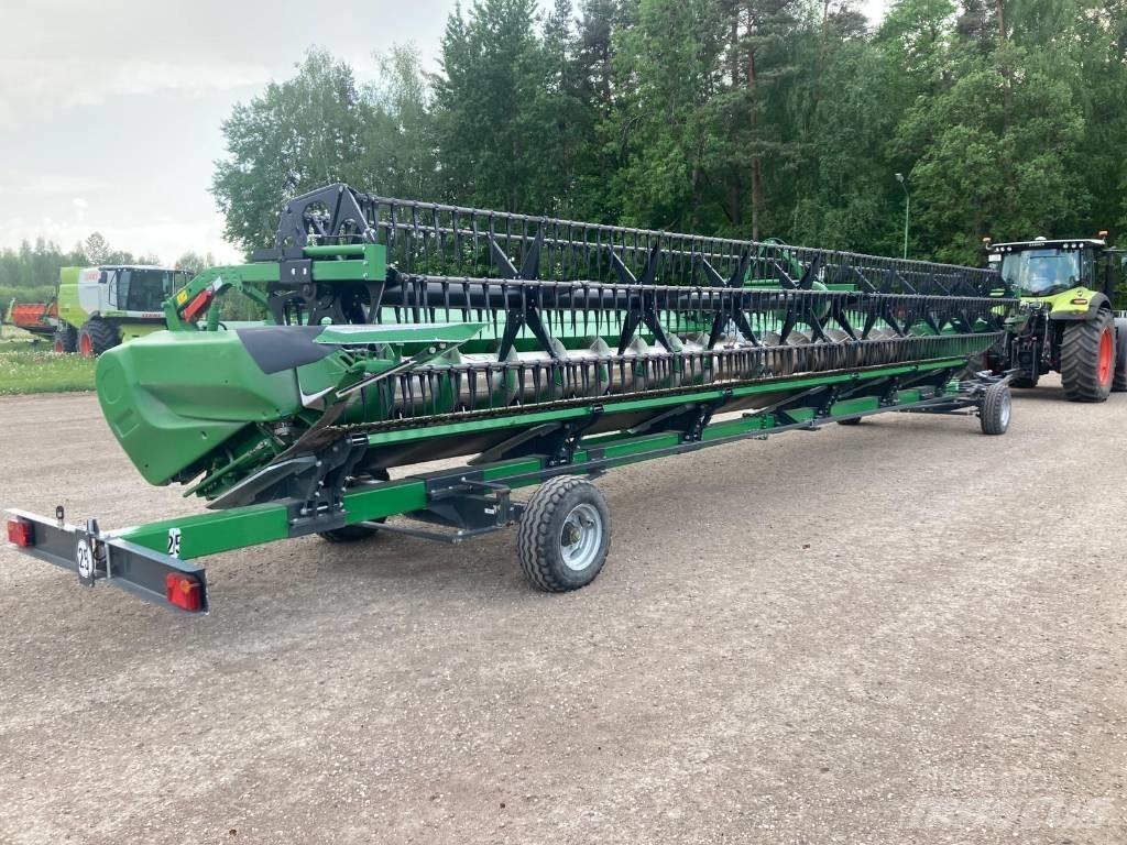 John Deere 640 X Combine Harvesters