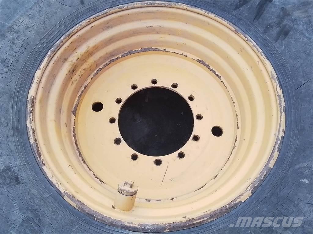 Rottne H20 20x34 Tires, wheels and rims