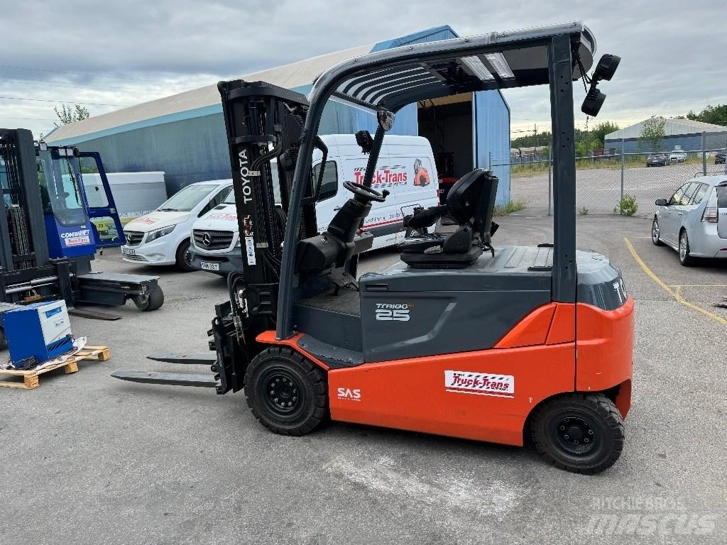 Toyota 8FBMT25 Electric Forklifts