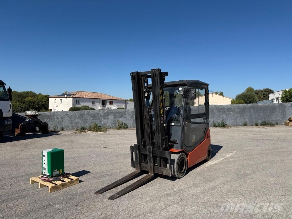 Toyota 8 FBMT 35 Electric Forklifts