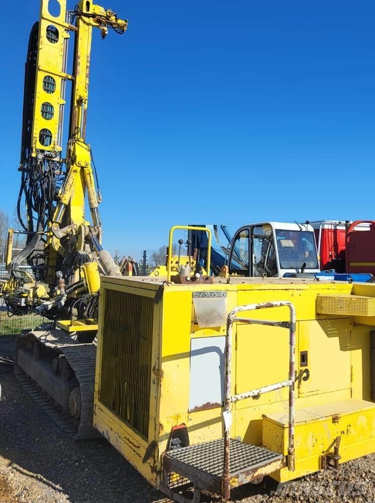Klemm KR806-3D Piling rigs