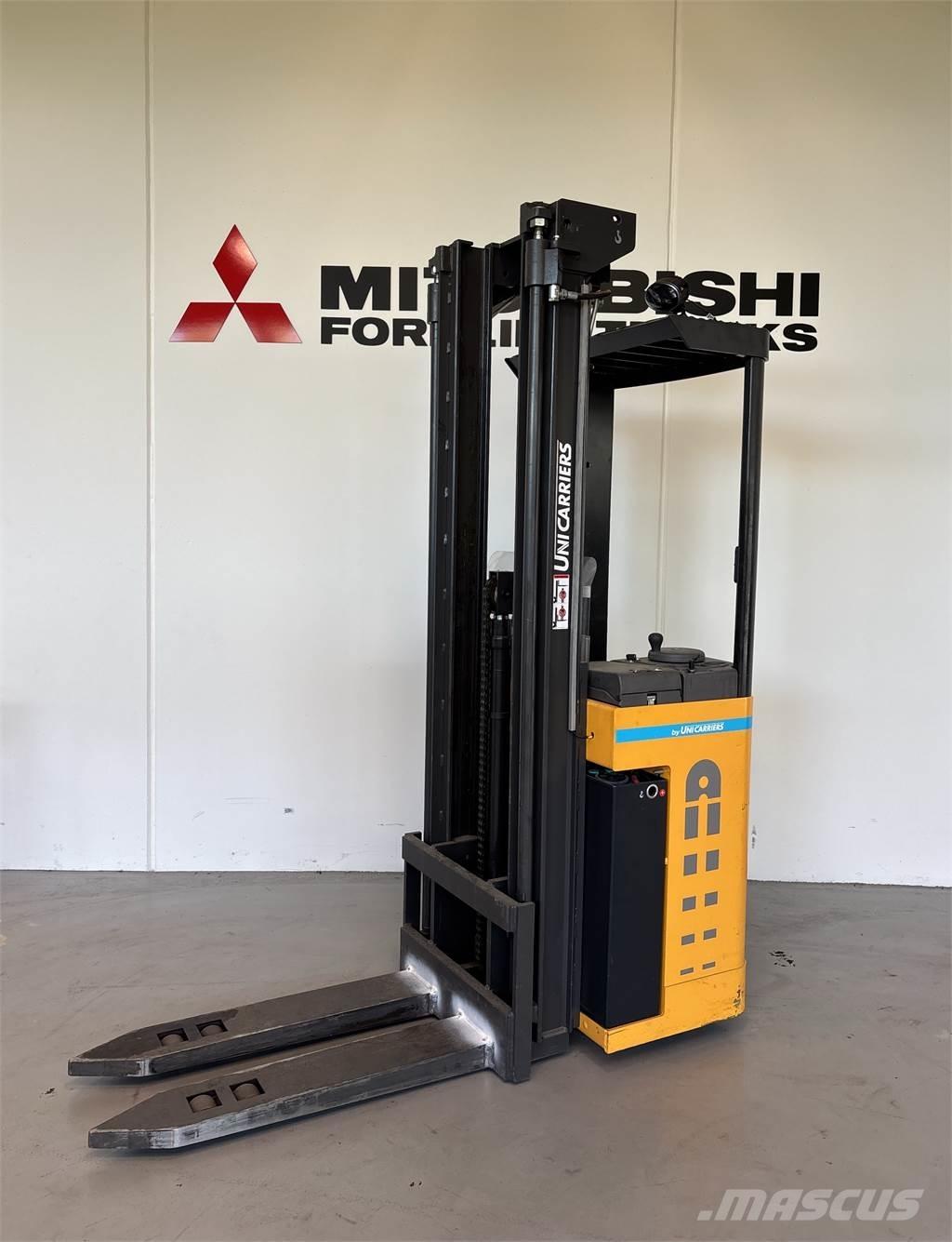 Atlet A200 Low lifter with platform