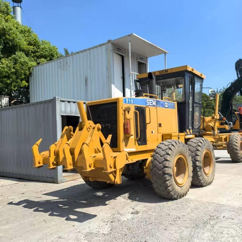 SEM 919 Motor Graders