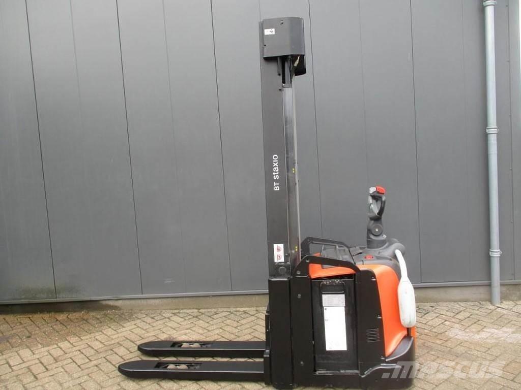 Toyota SPE 160L Pedestrian stacker