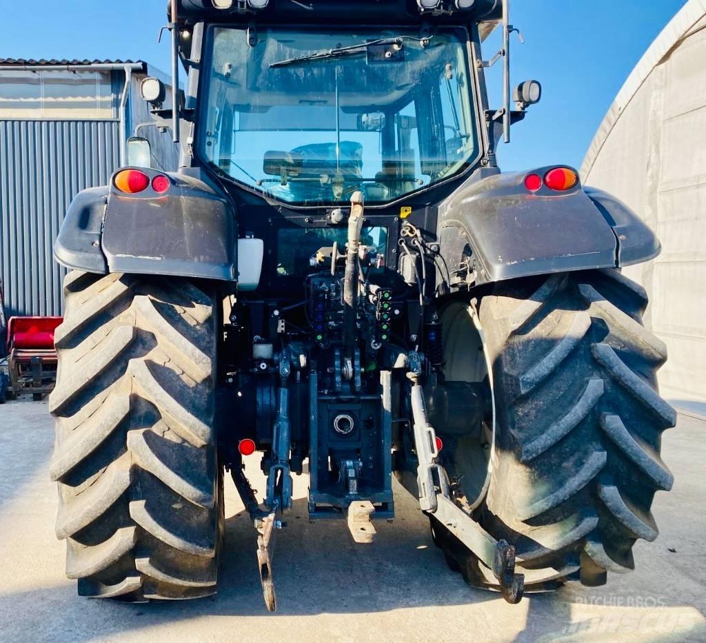 Valtra T 203 Tractors
