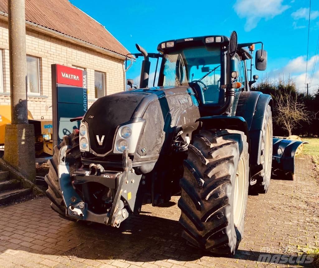 Valtra T 203 Tractors