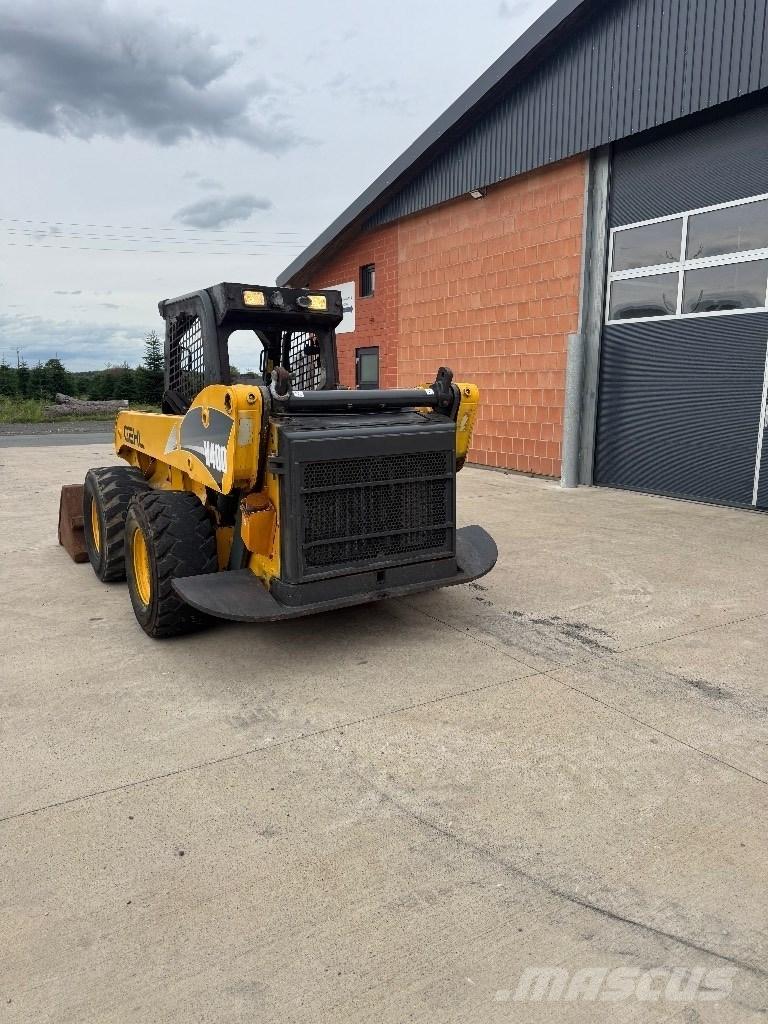 Gehl V 400 Skid Steer Loaders
