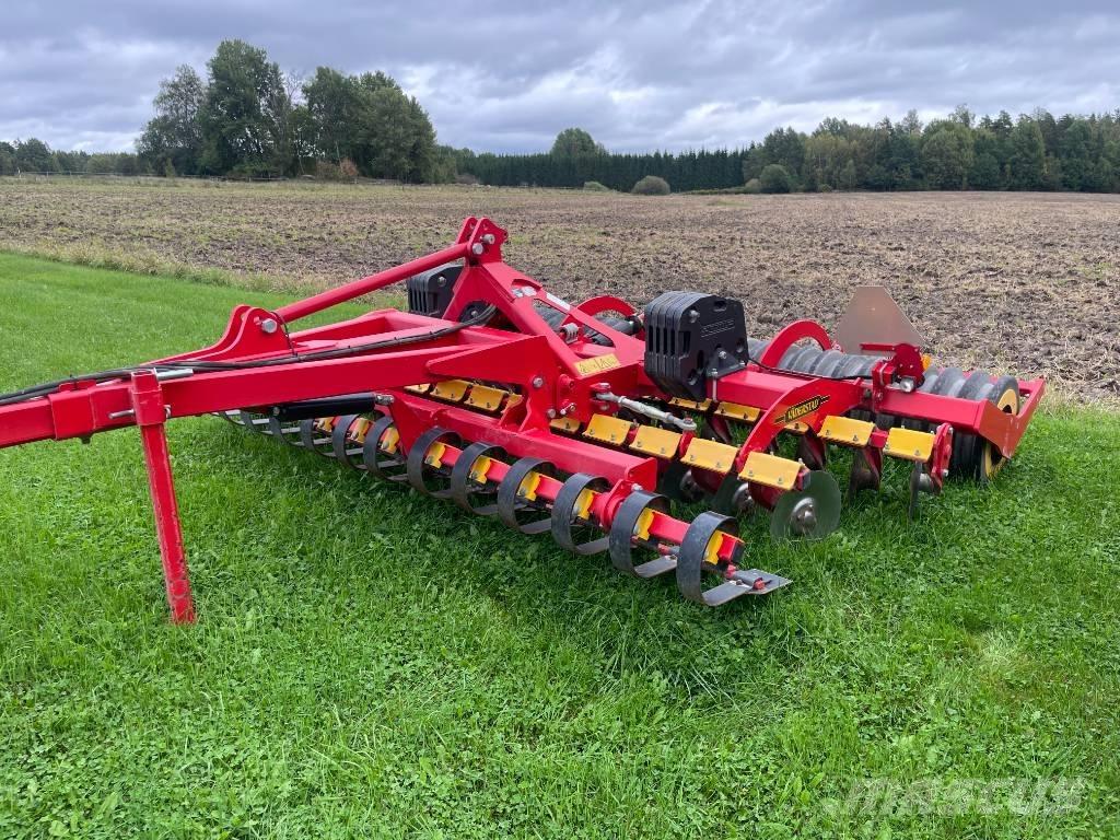 Väderstad CR350 Disc Harrows