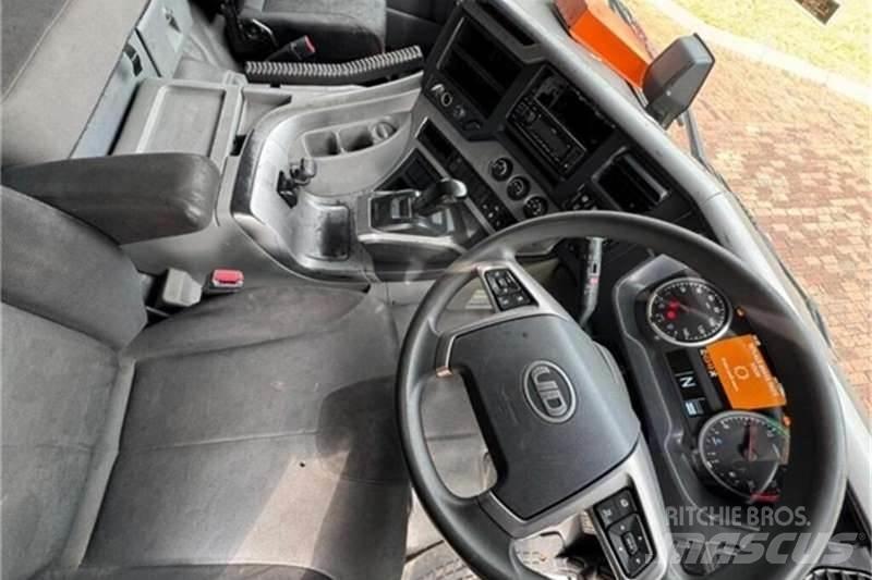 UD TRUCKS QUON Other Trucks