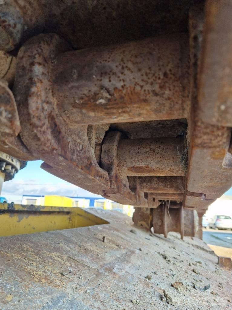 Demag H65 Crawler Excavators