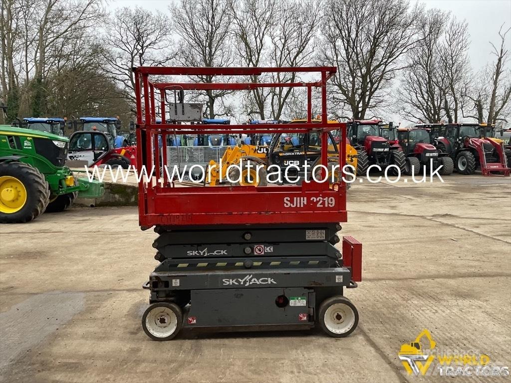 SkyJack SJ III 3219 Scissor Lifts
