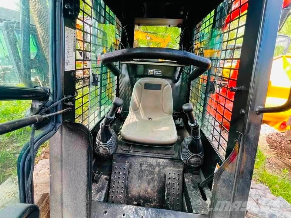 CAT 246B Mini Loader