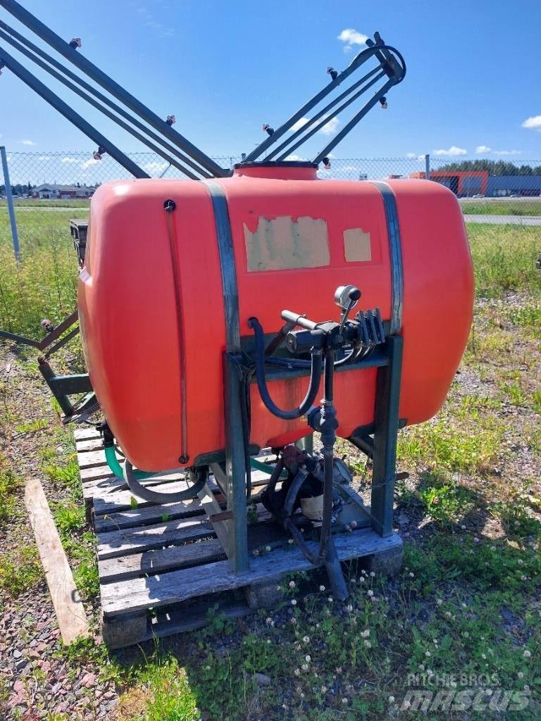 Eho 900l/12m Mounted sprayers