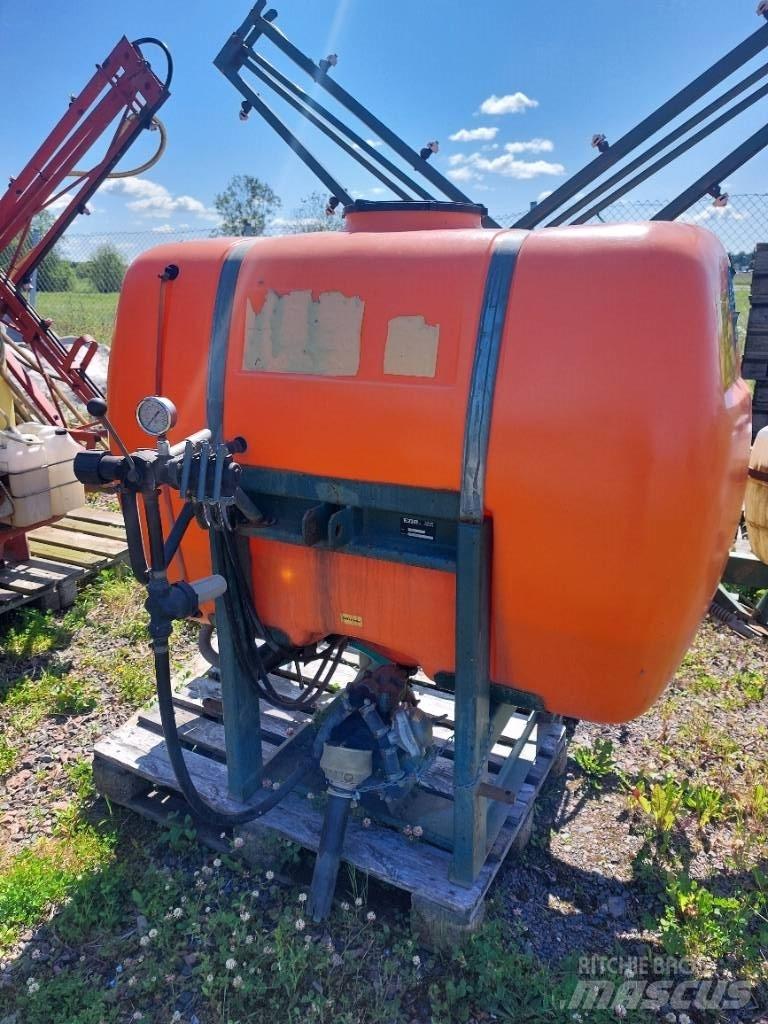Eho 900l/12m Mounted sprayers