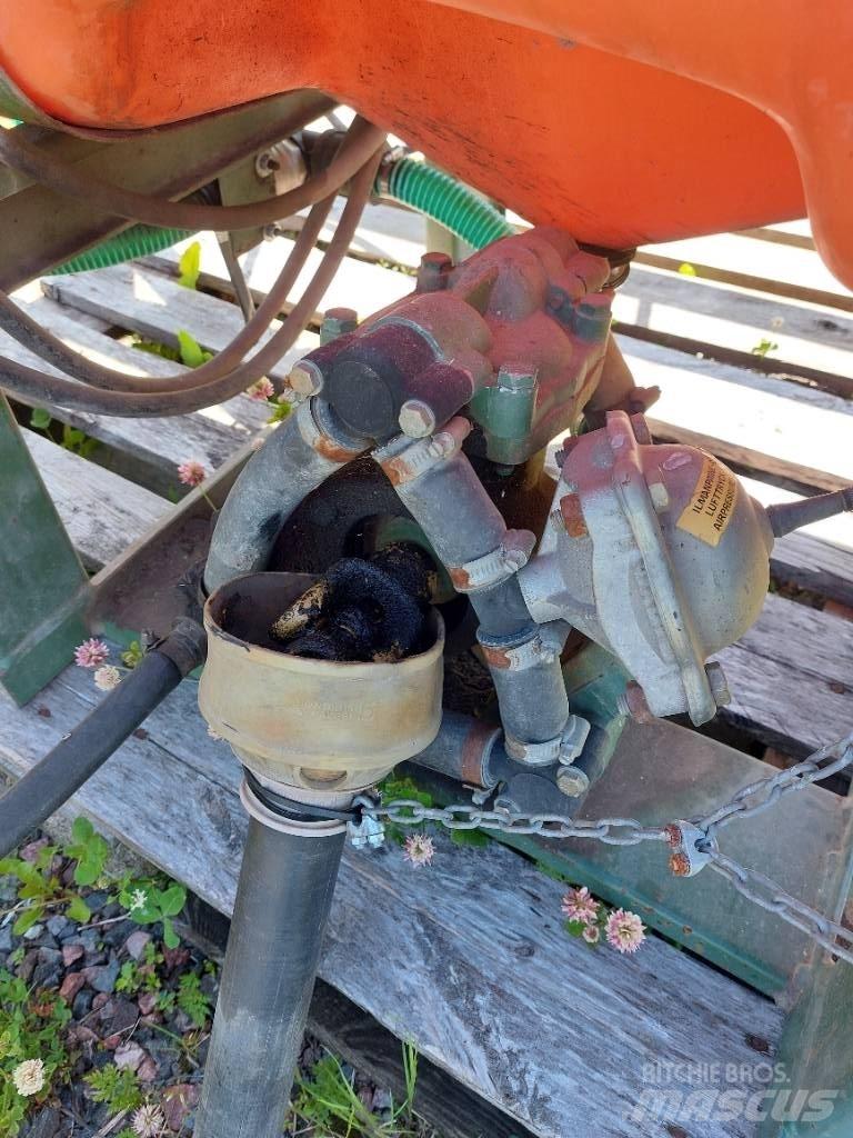 Eho 900l/12m Mounted sprayers