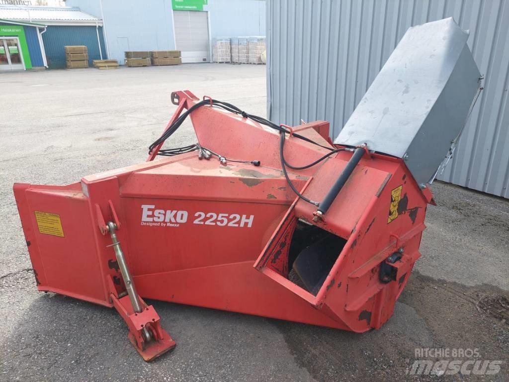 Esko 2252 H Snow Blowers