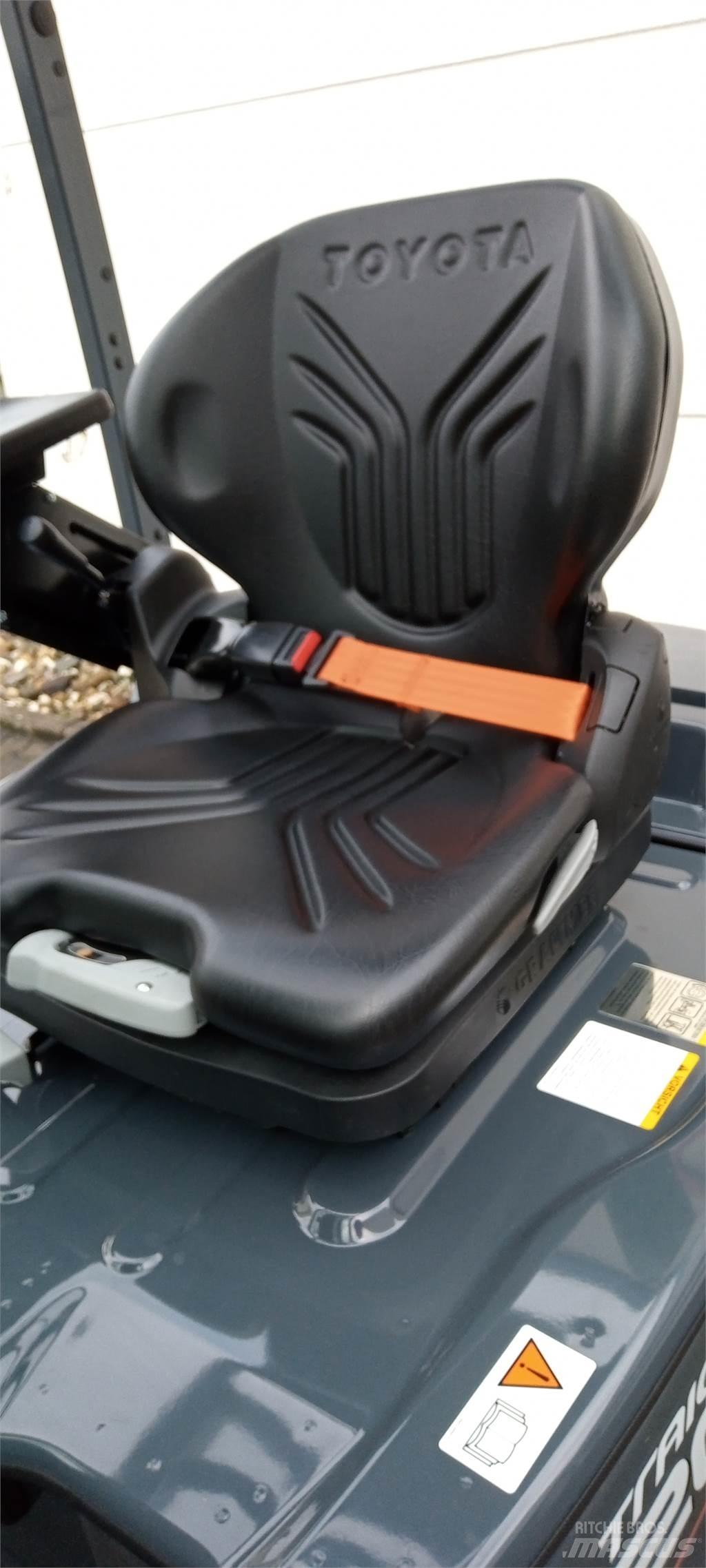 Toyota 8FBMK20T Electric Forklifts