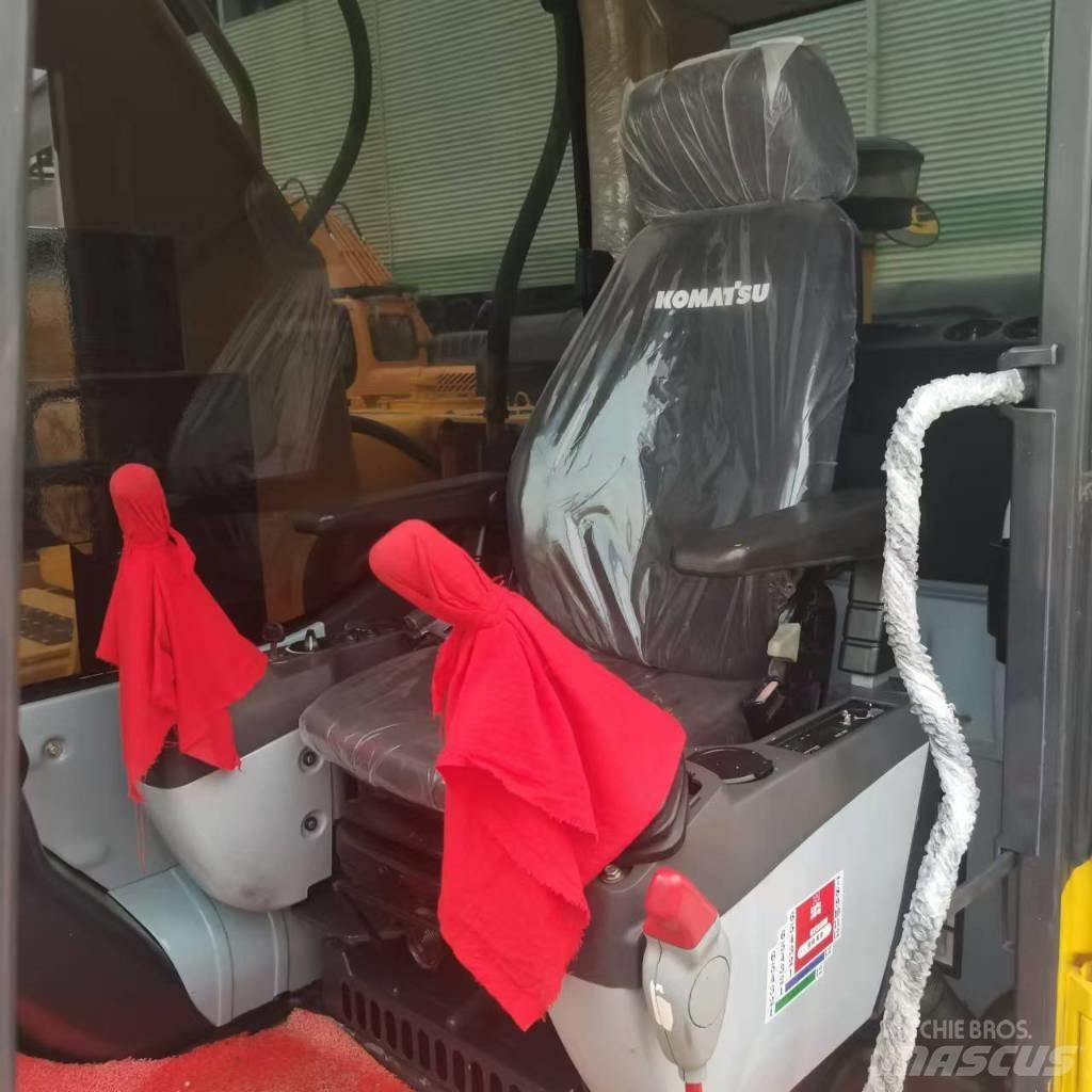 Komatsu 220-8 Mini Excavators <7t (Mini Diggers)