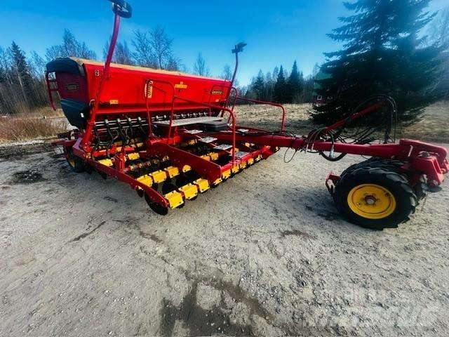 Väderstad Rapid400C Farm Drills