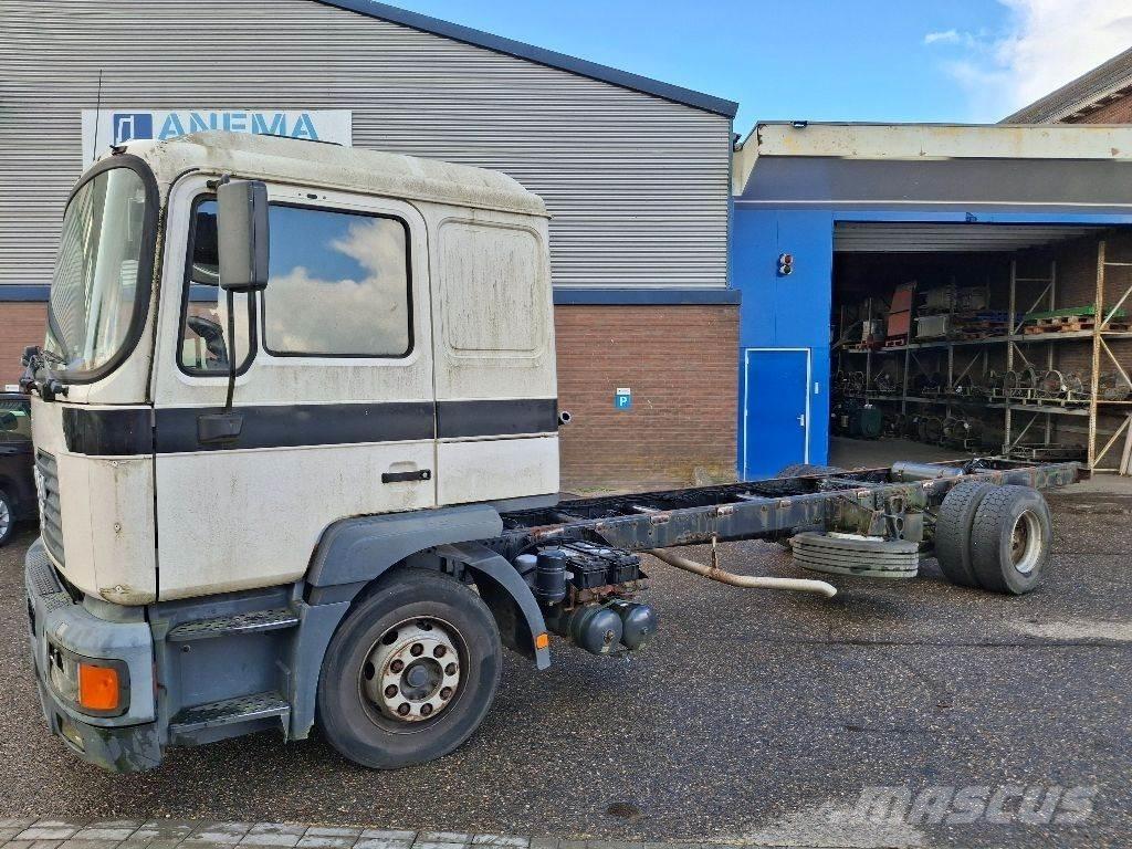 MAN 14.220 Cab & Chassis Trucks
