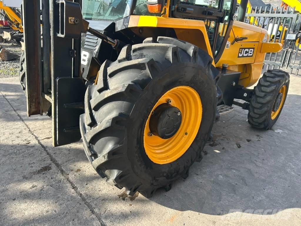 JCB 926 Rough Terrain Trucks