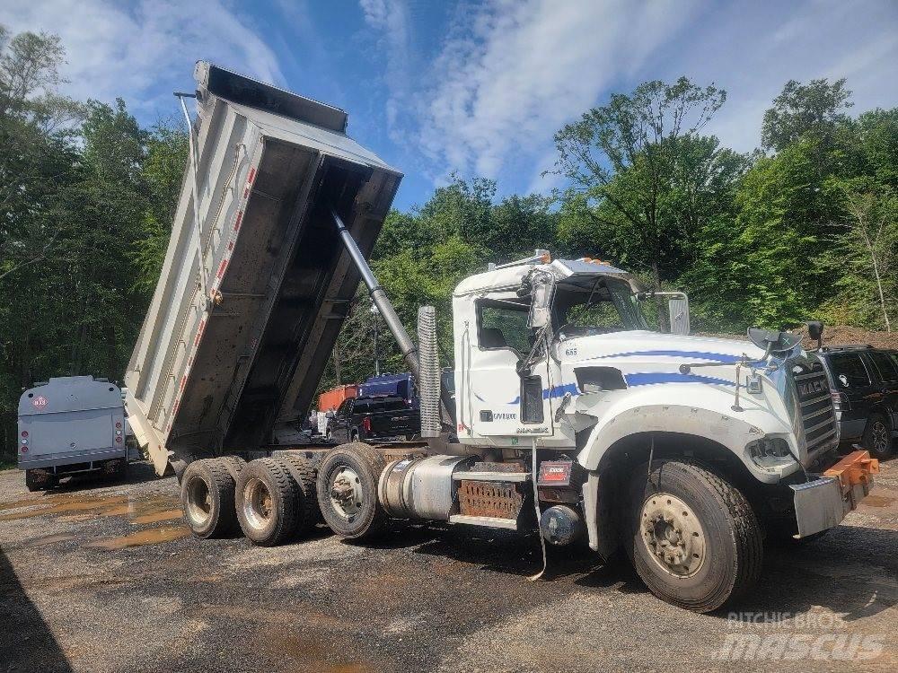 Mack 713GU Dump Trucks