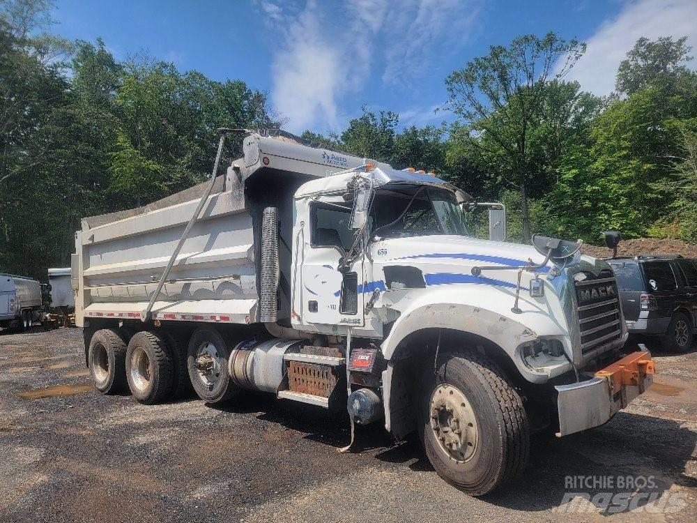 Mack 713GU Dump Trucks