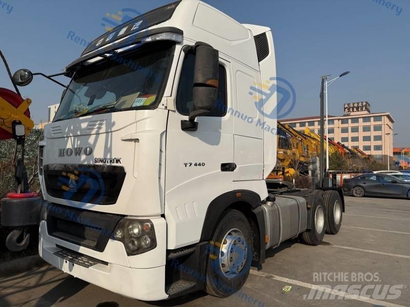Howo Tractor 420 Conventional Trucks / Tractor Trucks