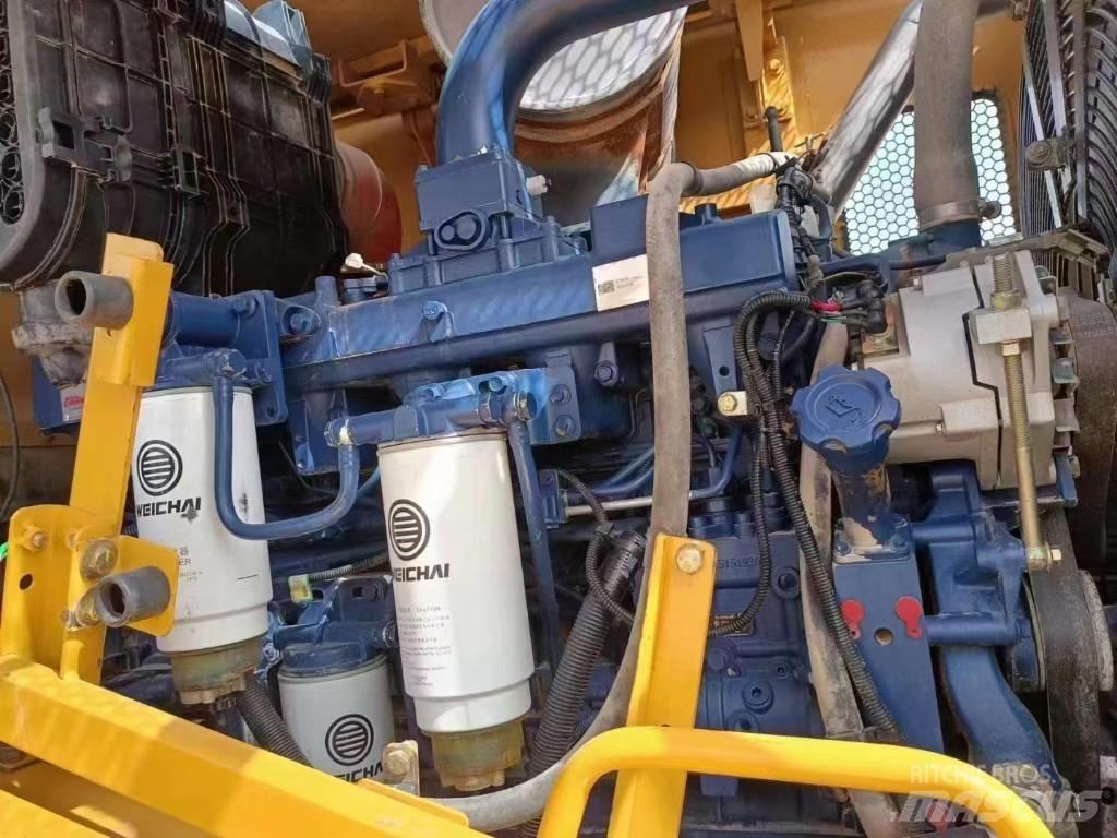 SEM 660D Wheel Loaders