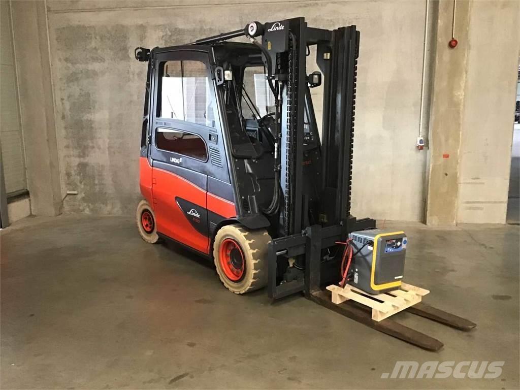 Linde E50HL Electric Forklifts