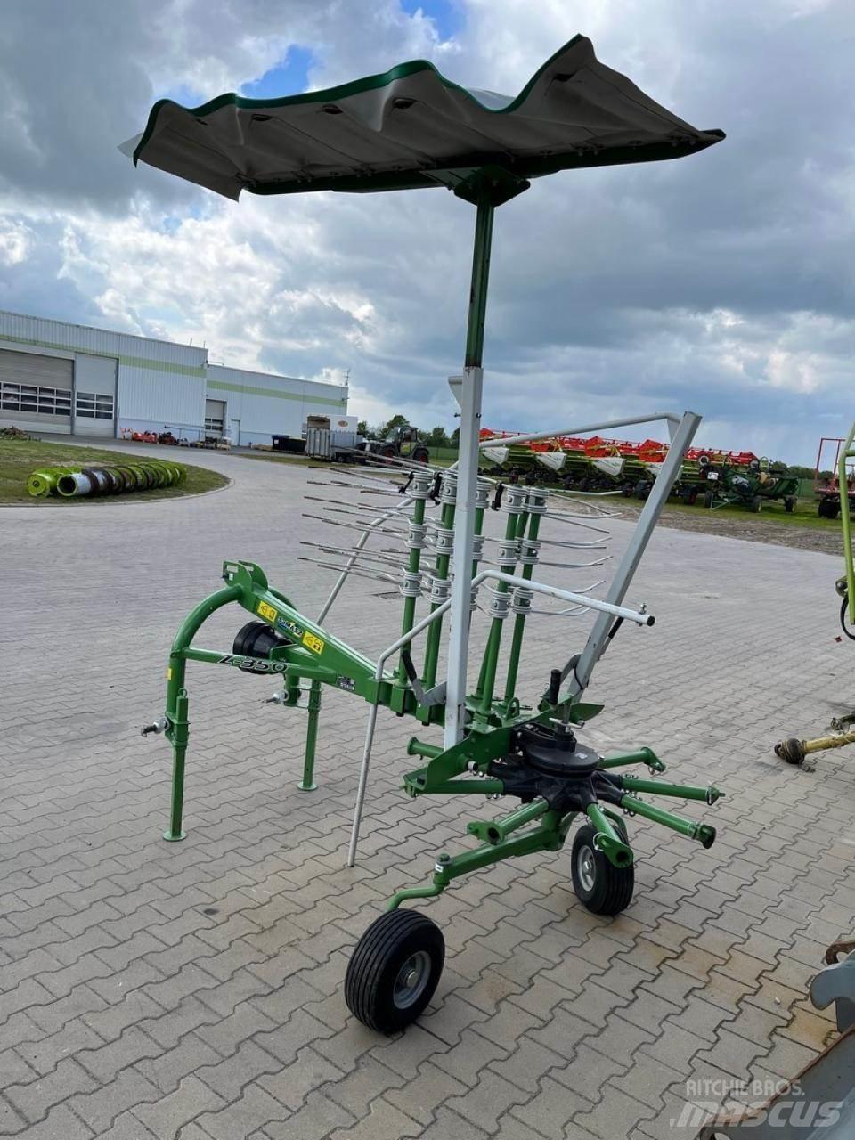 Samasz Z 350 Swathers \ Windrowers