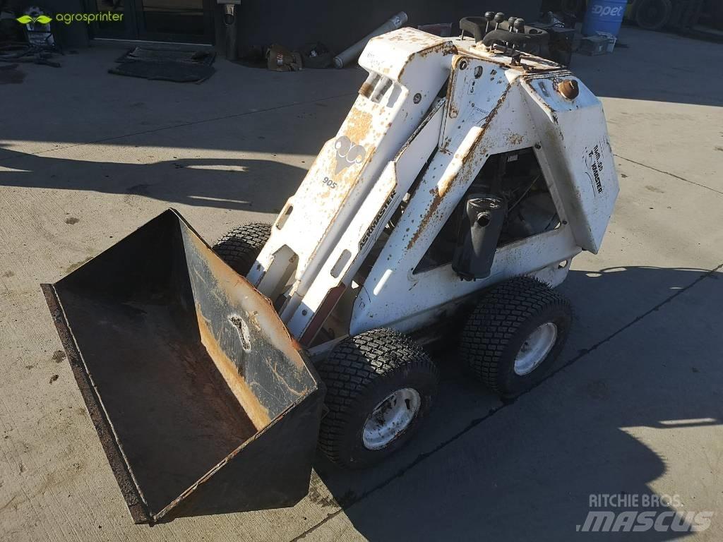 Taskmaster 905 Skid Steer Loaders