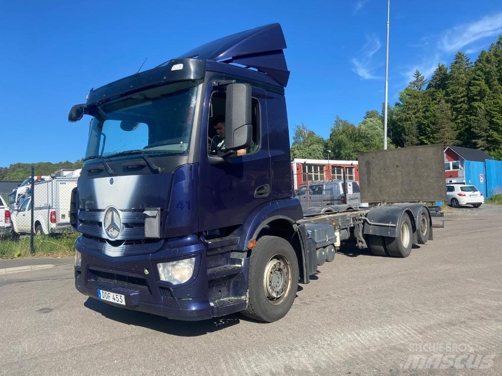 Mercedes-Benz Antos Cab & Chassis Trucks