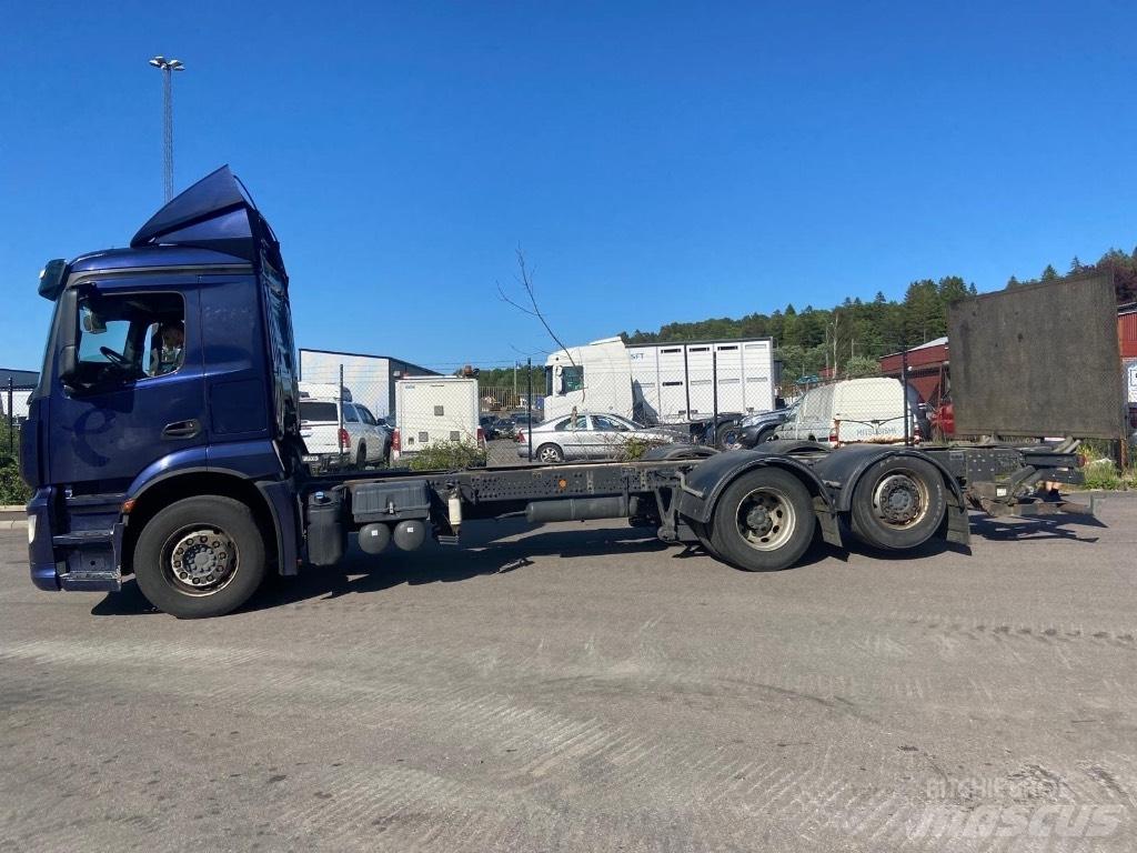Mercedes-Benz Antos Cab & Chassis Trucks