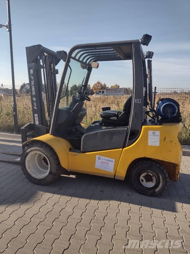 Jungheinrich TFG 430 LPG trucks