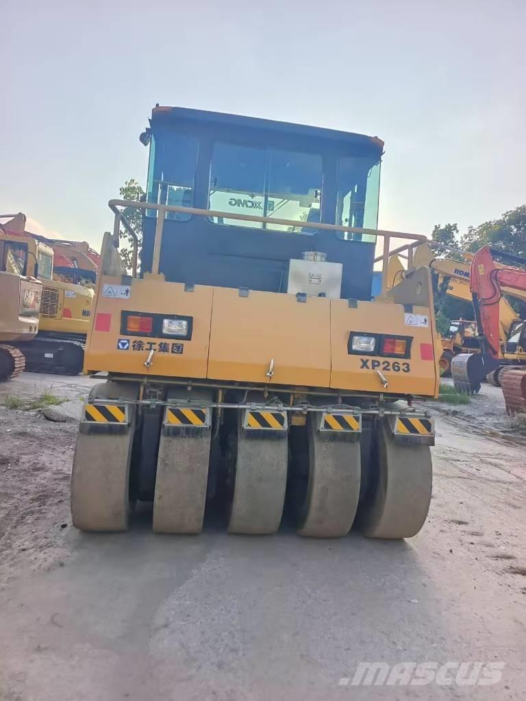 XCMG XP 263 Pneumatic tired rollers