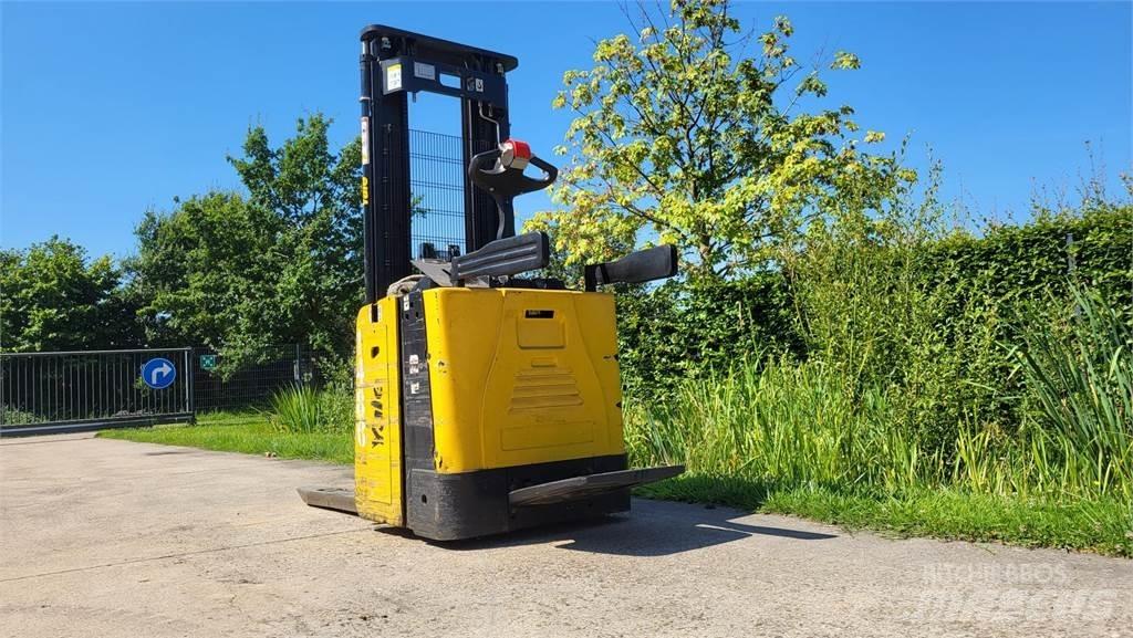Yale MS15X 2017 Pedestrian stacker